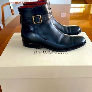 100% Authentic Burberry boots. Size 8.5